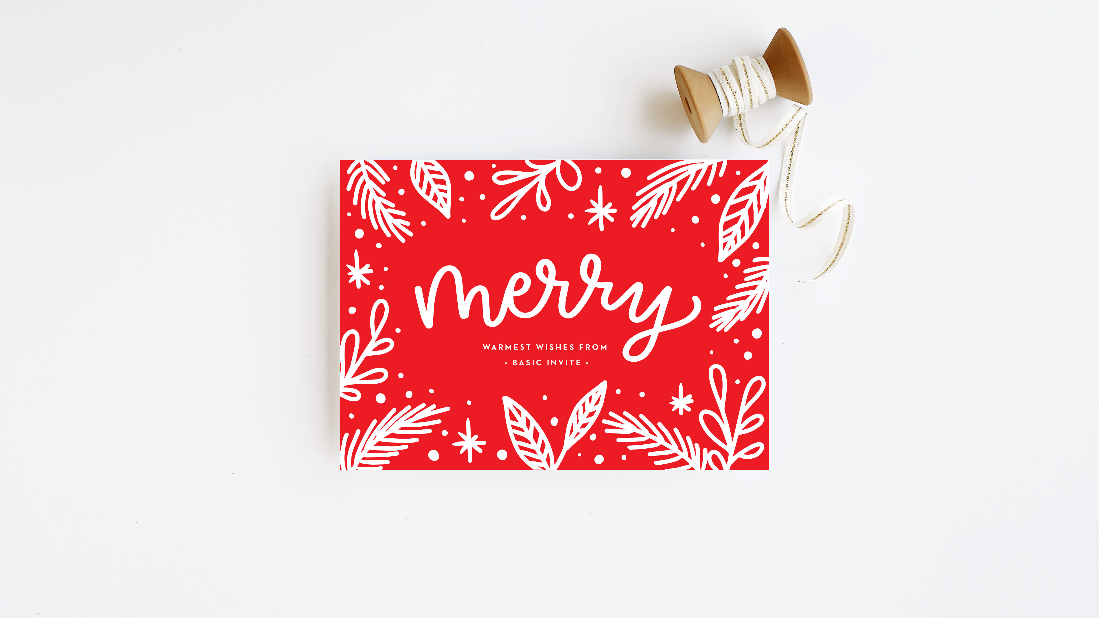 If you love to spread holiday cheer, there's no easier way to do so than with Christmas cards. And it doesn’t have to be overwhelming or time consuming. Here are a few fun ways to make your Christmas card experience faster, easier and fun.